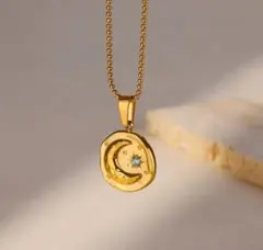 【ラスト1】月　cz一粒ブルーダイヤ　コイン　ネックレス サージカルステンレス