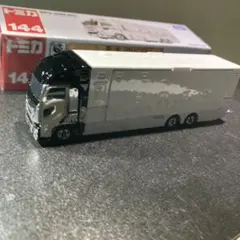 ロングトミカ　No.144 スーパーアンビュランス　　改造品