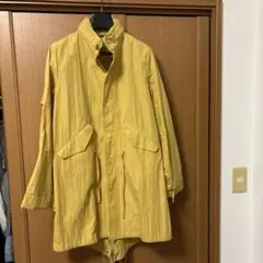 イエローフード付きロングコート