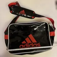 adidas エナメル ショルダーバッグ