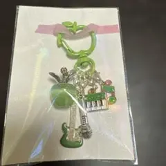 青リンゴ　グリーンアップル　チャーム　キーホルダーのサムネイル