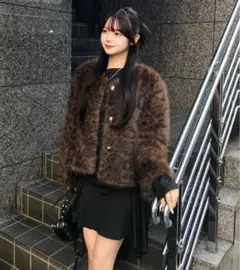 emmy ゴールドボタンファータッチレオパードコート