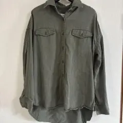 MOUSSY オリーブ色 ボタン付き長袖シャツ 緑 マウジーのサムネイル