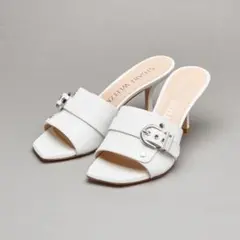 STUART WEITZMAN ホワイト バックル ミュール 22cmのサムネイル