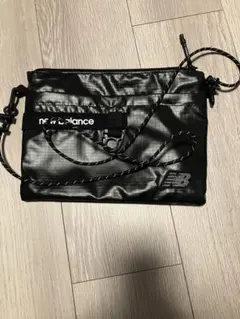New Balance サコッシュ ブラックのサムネイル