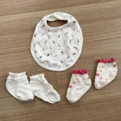 GAP ベビー　スタイ　よだれかけ　(靴下x2おまけ)