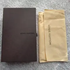 LOUIS VUITTON ボックスと収納袋セット