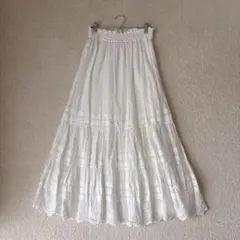 【ジャーナルスタンダードレリューム】コットンボイルタック刺繍ロングスカートのサムネイル