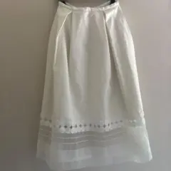 チェスティ　ホワイト フレアスカート 膝丈刺繍のサムネイル