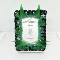 硬質ケース トレカケース ホイップデコB8 y2k 黒 緑 悪魔 星 月 薔薇