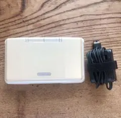 Nintendo DS ホワイト 本体 充電器付き