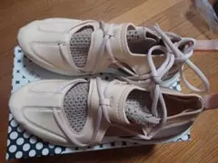 adidas ×ステラ・マッカートニー ベージュ スニーカー