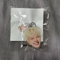 TREASURE 顔アクキー 楽 ジョンファン