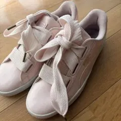 訳あり新品⭐︎PUMA Basket Heart レザー スニーカー ピンクのサムネイル