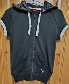 PUMA ブラック フード付き半袖パーカー M