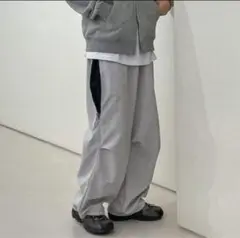 ナイロンパンツ　グレー　SIMIO