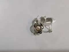 シルバーパール花デザインブローチ