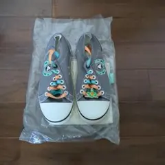 ホワイト スニーカー