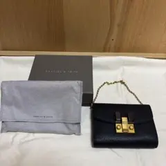 CHARLES & KEITH 三つ折り財布 ブラック　チェーンウォレット
