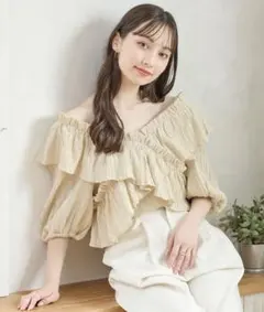 イエロー オフショル 半袖 WEB限定 楊柳フリルオフショルブラウス