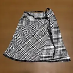 ⭐︎新品タグ無し⭐︎白黒チェック フレアスカートのサムネイル