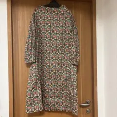 2025✨タグ付き未使用✨アデュートリステス　リバティプリントブラウス　38 2026年最新】アデュートリステス リバティの人気アイテム - メルカリ