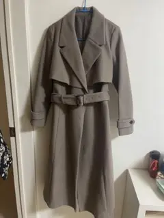 ベルト付きロングコート