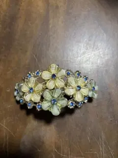 花モチーフ ヘアクリップ
