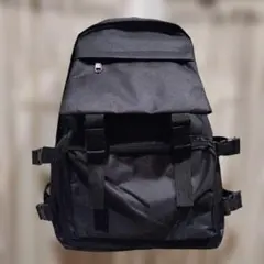 ブラックナイロンリュック　バックパック　黒