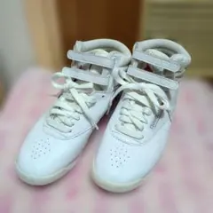 【処分価格】Reebok スニーカー　ホワイト　23.5cm