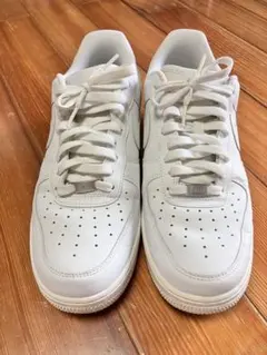 NIKE AIR FORCE 1 ホワイト スニーカー