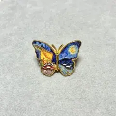 ゴッホ夜のカフェテラスモチーフバタフライピンバッジ蝶々アート絵画ピンブローチ