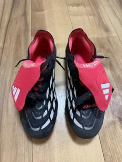 adidas Predator スパイク 黒/赤