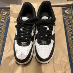 NIKE AIR FORCE 1 ブラック ホワイト