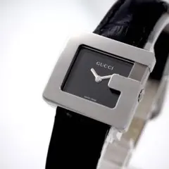 美品】 稼働品 GUCCI 腕時計 ホースビット スクエア 黒文字盤 レザー