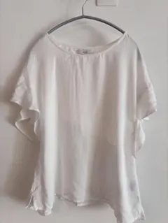 Discoat そでフリルTシャツ