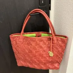 赤い編み込みレザー トートバッグ