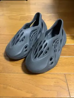 美品 adidas YEEZY FOAM RUNNER Onyx HP8736 - メルカリ