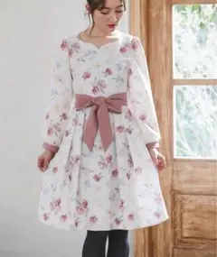 tocco closetウエストりぼん付きハートネックフラワープリントワンピース