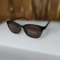 ブラックキャットアイサングラス