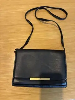 ZARA黒の合成皮革ショルダーバッグ