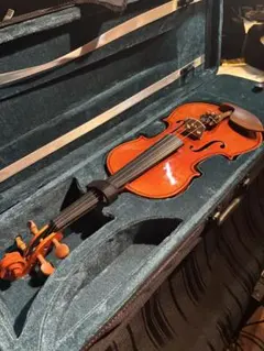 ♥大人用4/4♥値下げしました♥新品未使用のバイオリン♥弓ケ―ス松脂調子笛付き ♥大特価♥新品未使用4/4バイオリン♥弓、ケ―ス、松脂