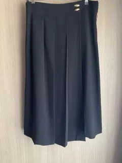 ZARA ブラック キュロット ゴールドボタン ガウチョパンツのサムネイル