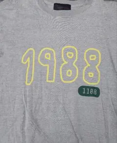 処分　高宮まり　LIVERTINEAGE グレー Tシャツ XLのサムネイル