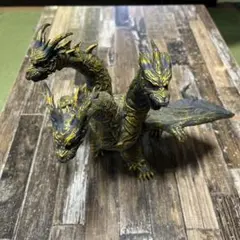 メルカリ最安値2004年製カイザーギドラムービーモンスターシリーズ　ソフビ 良品 カイザーキドラ ソフビ ムービーモンスターシリーズ 2004 - メルカリ