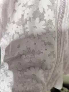 キッズ　薄手花柄カーディガン