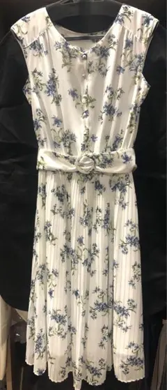 クリーニング済＊Apuwiser-richeアプワイザーリッシェ　花柄ワンピース