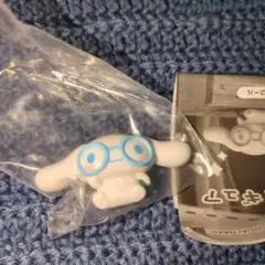 Sanrio Characters　めがねっこちゃんフィギュア　シナモロール