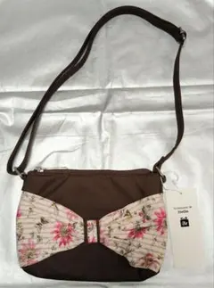 【新品未使用:タグ付き】BeBe ショルダーバッグのサムネイル