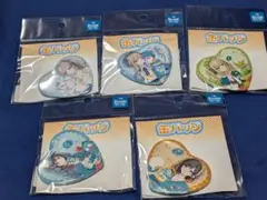 【サンリオアニメストアくじ】「赤倉×サンリオキャラクターズ」：ハート型缶バッジ